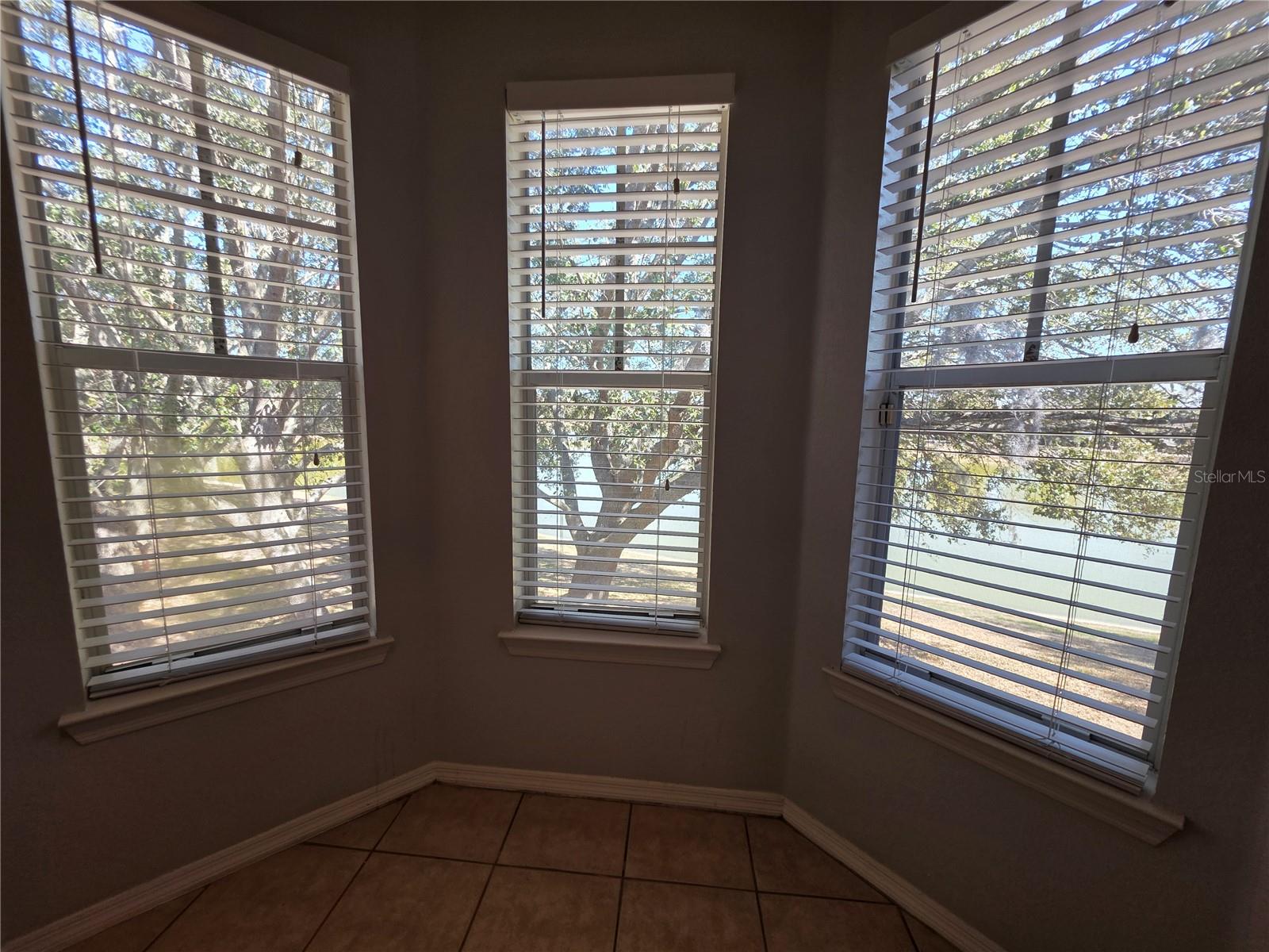 NOTTING HILL A CONDO - Residential