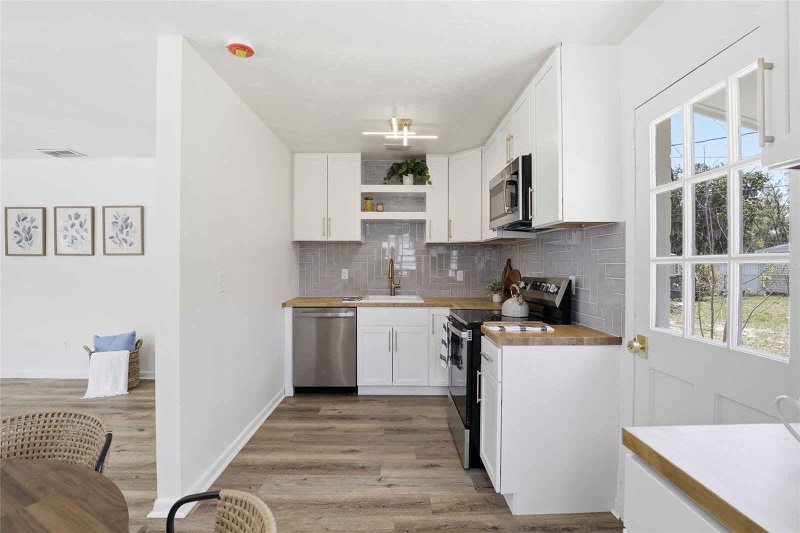 LINCOLN ESTATES - Residential