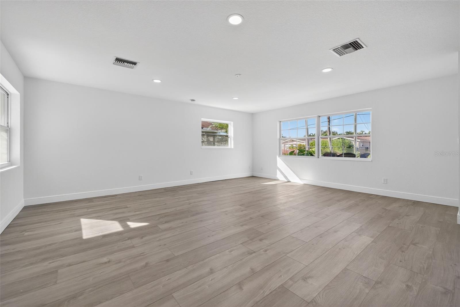 SHORE ACRES BAYOU GRANDE SEC - Residential