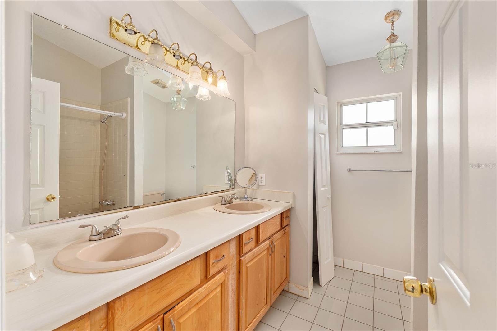 GOSS ADD TO GVILLE REP E 210 - Residential