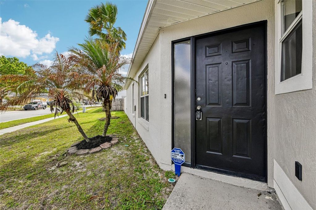 Photo of 2333 Northern Leaf Street, Orlando, FL 32817 (MLS # O6391034)