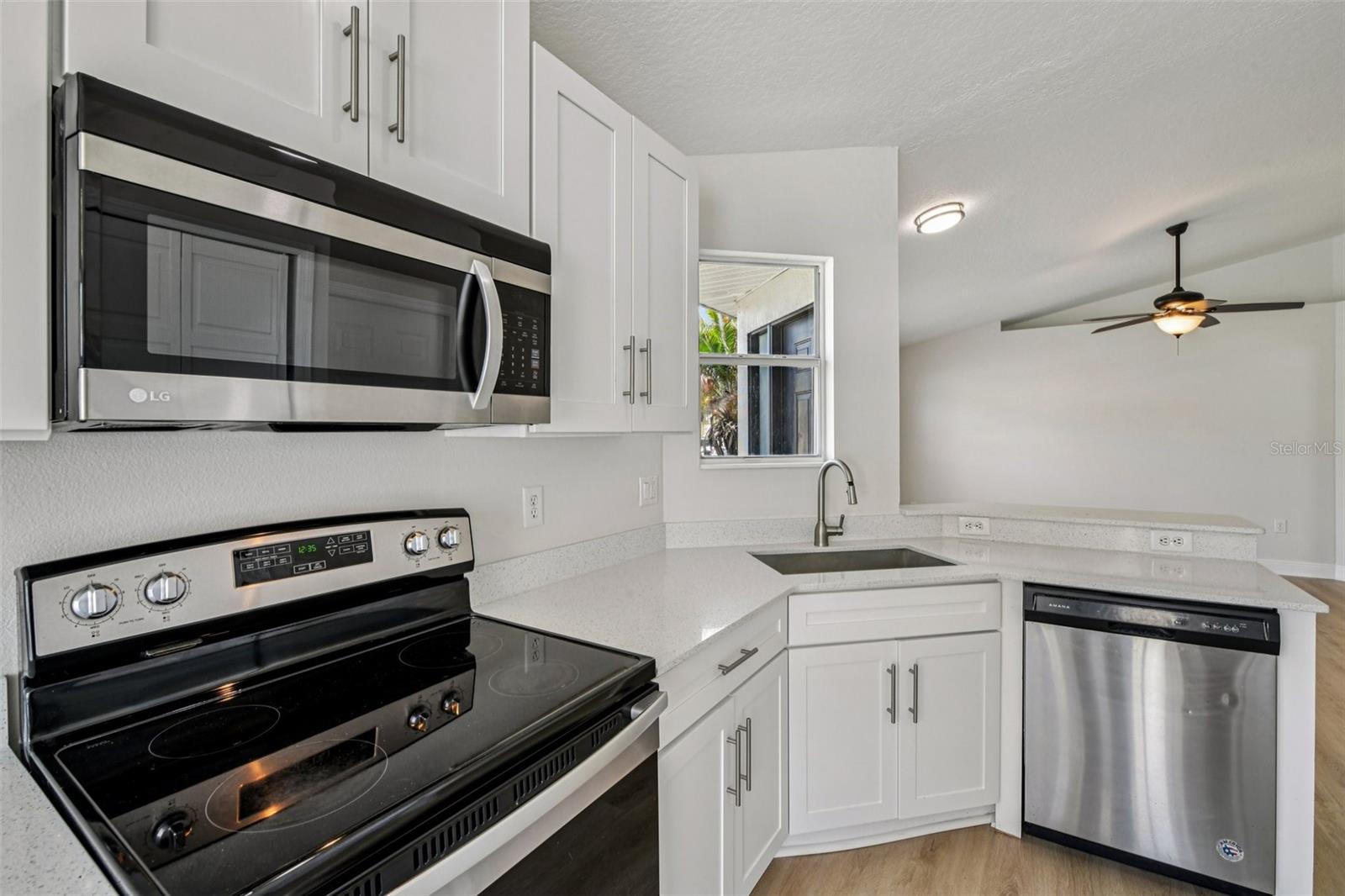 HICKORY COVE 50 149 - Residential