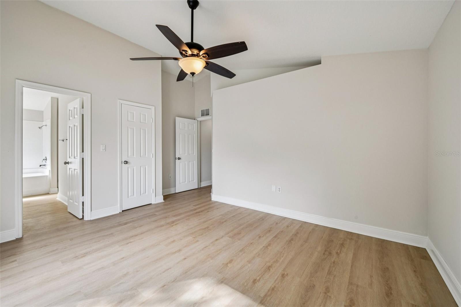 HICKORY COVE 50 149 - Residential