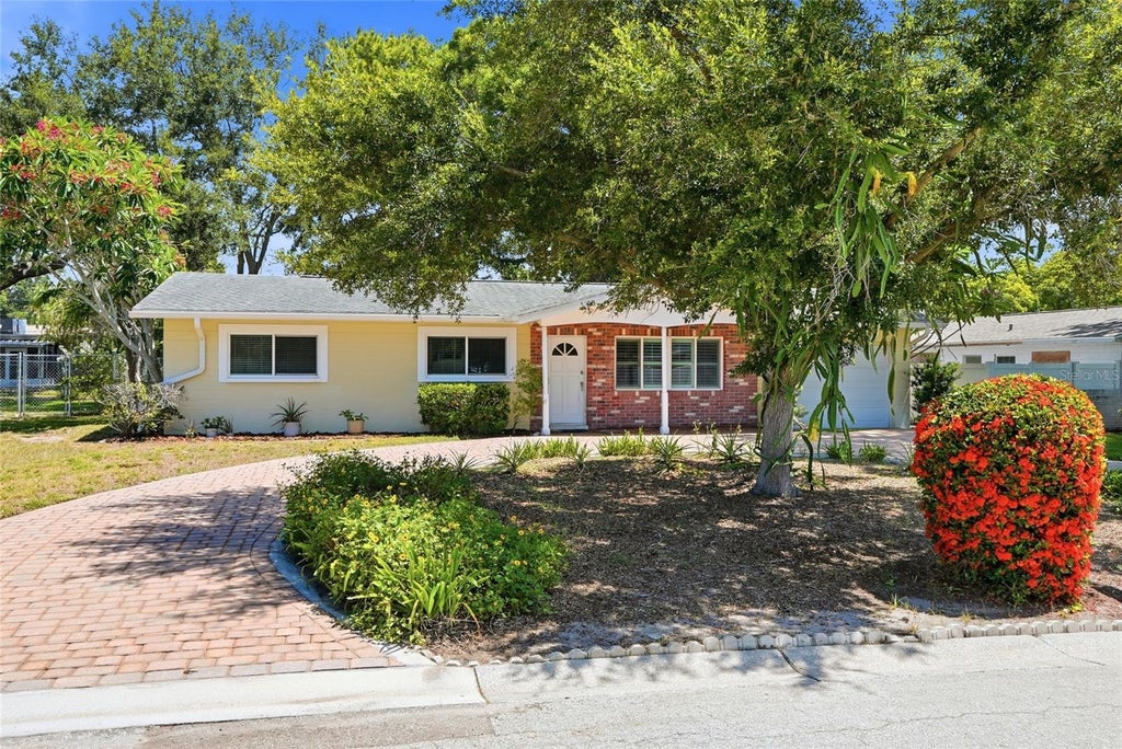 Photo of 11471 88th Avenue, Seminole, FL 33772 (MLS # TB8524224)