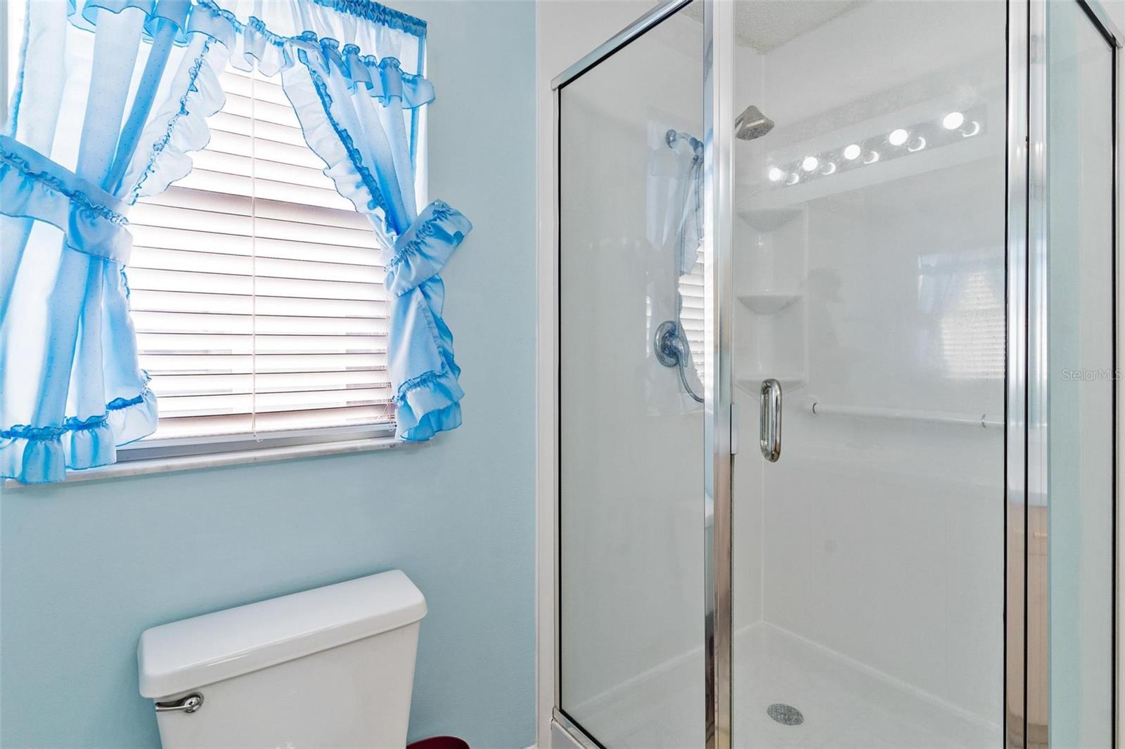 LADY LAKE ORANGE BLOSSOM GARDENS UNIT 15 - Residential