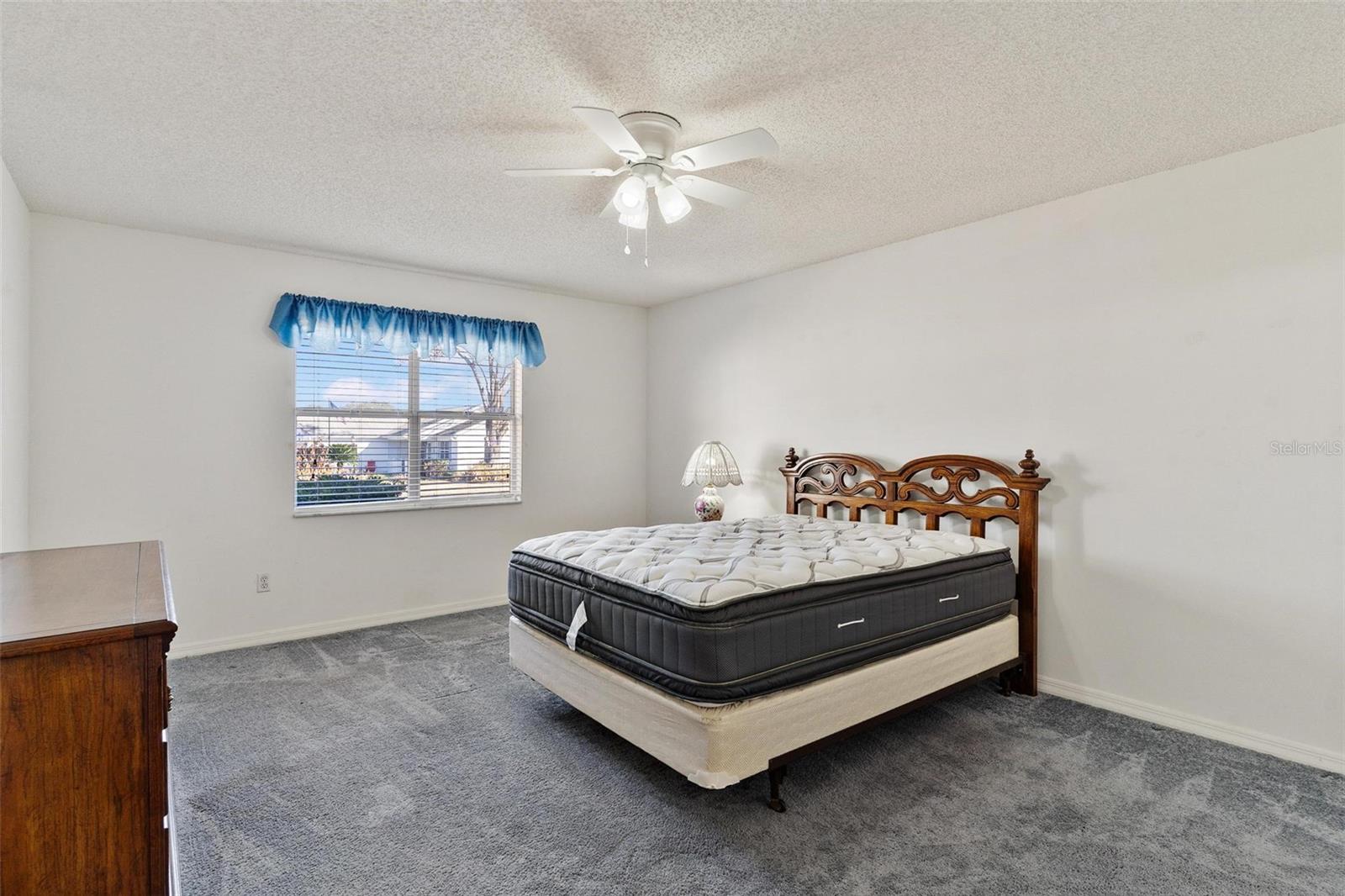 LADY LAKE ORANGE BLOSSOM GARDENS UNIT 15 - Residential