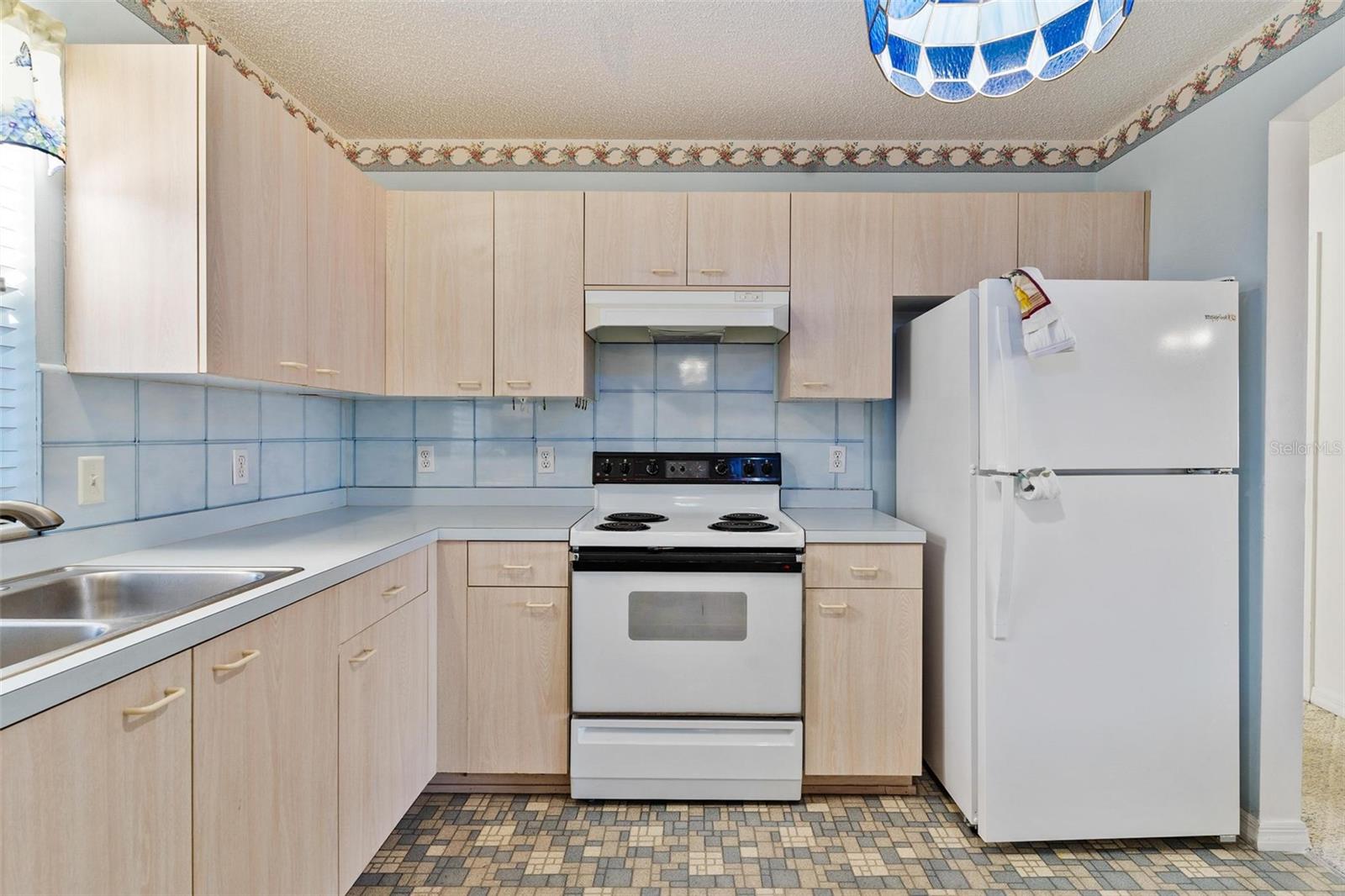 LADY LAKE ORANGE BLOSSOM GARDENS UNIT 15 - Residential