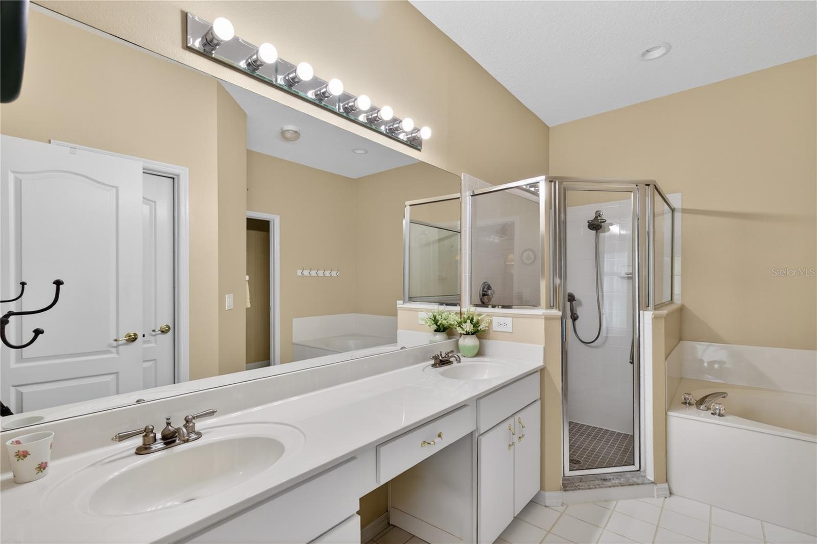 CLERMONT HUNTINGTON AT KINGS RIDGE - Residential