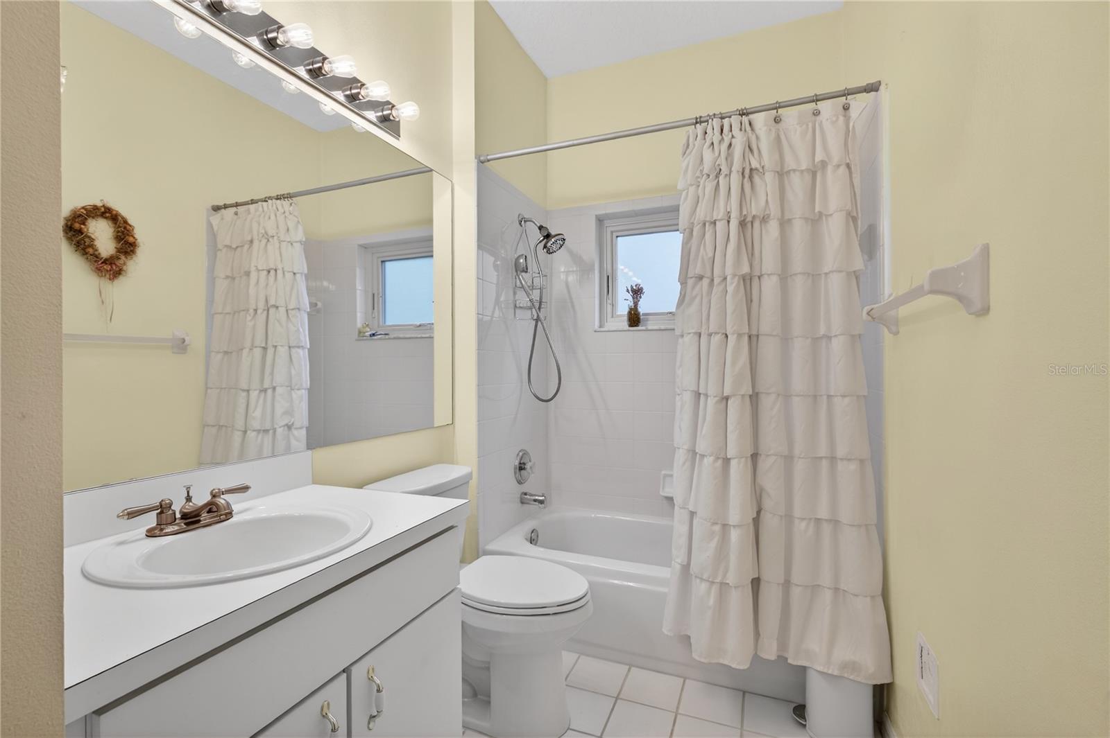 CLERMONT HUNTINGTON AT KINGS RIDGE - Residential