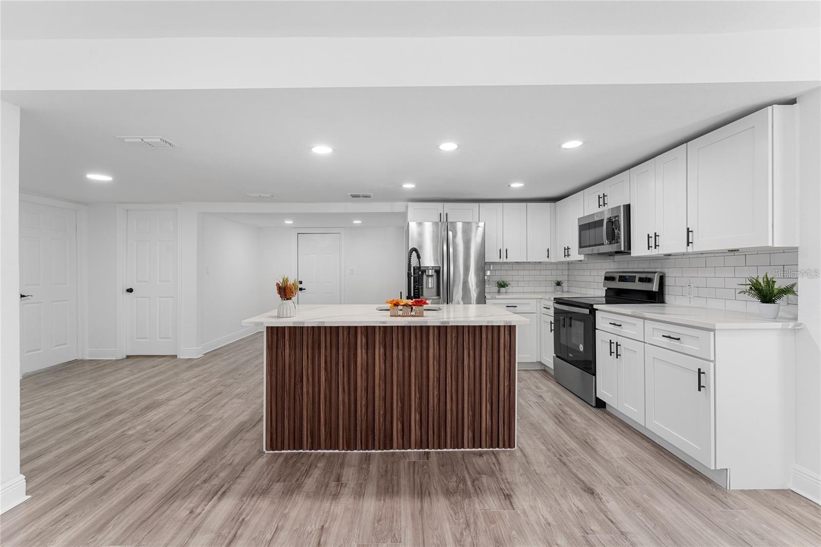 1563 IMMOCALEE STREET