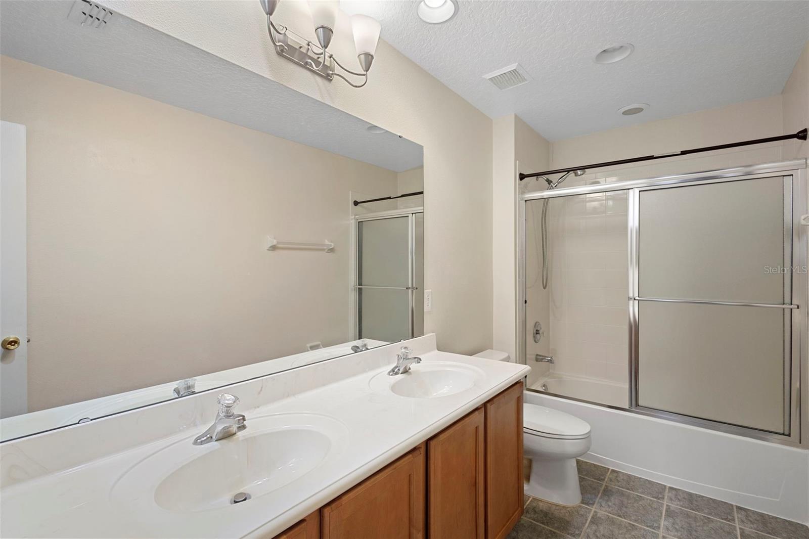 TRADDS LANDING LT 01 PB 51 PG 08-20 ORB 248 - Residential Lease