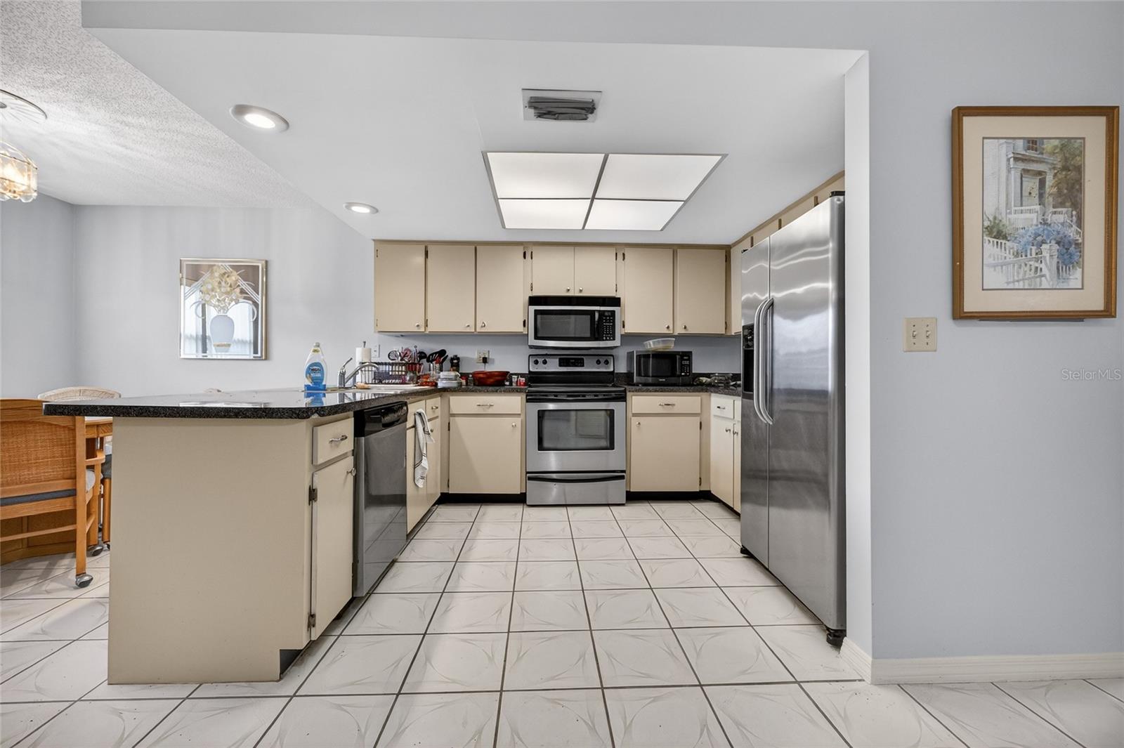 HIGHGATE B CONDO - Residential