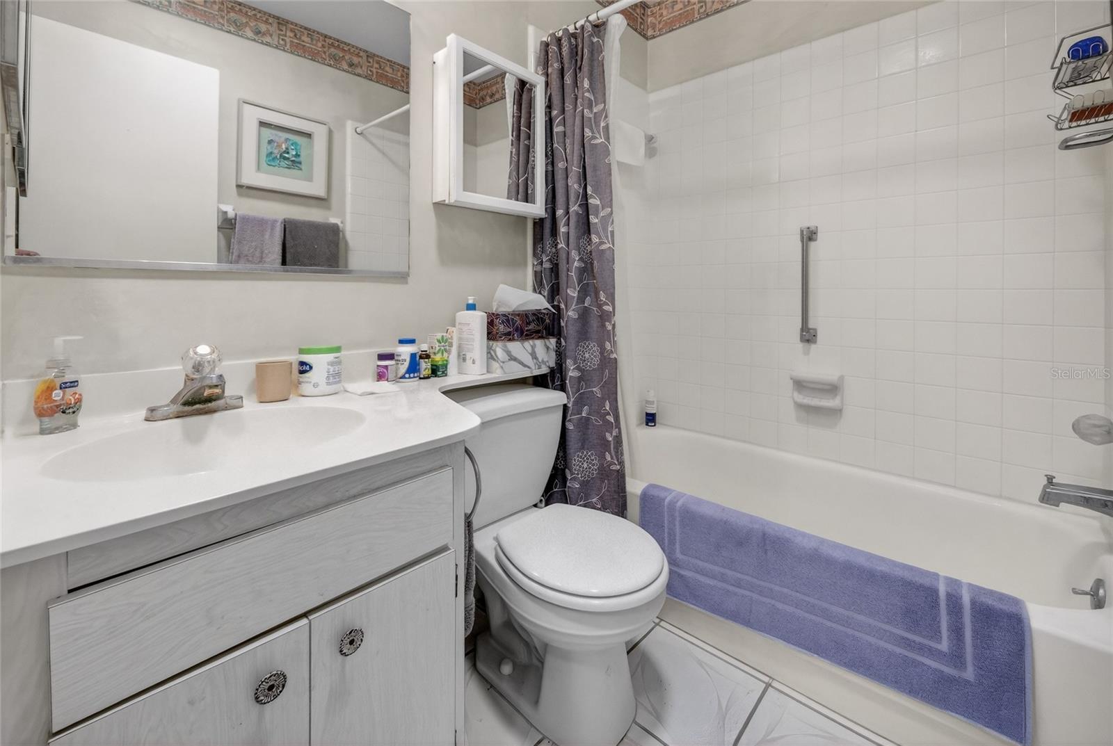 HIGHGATE B CONDO - Residential