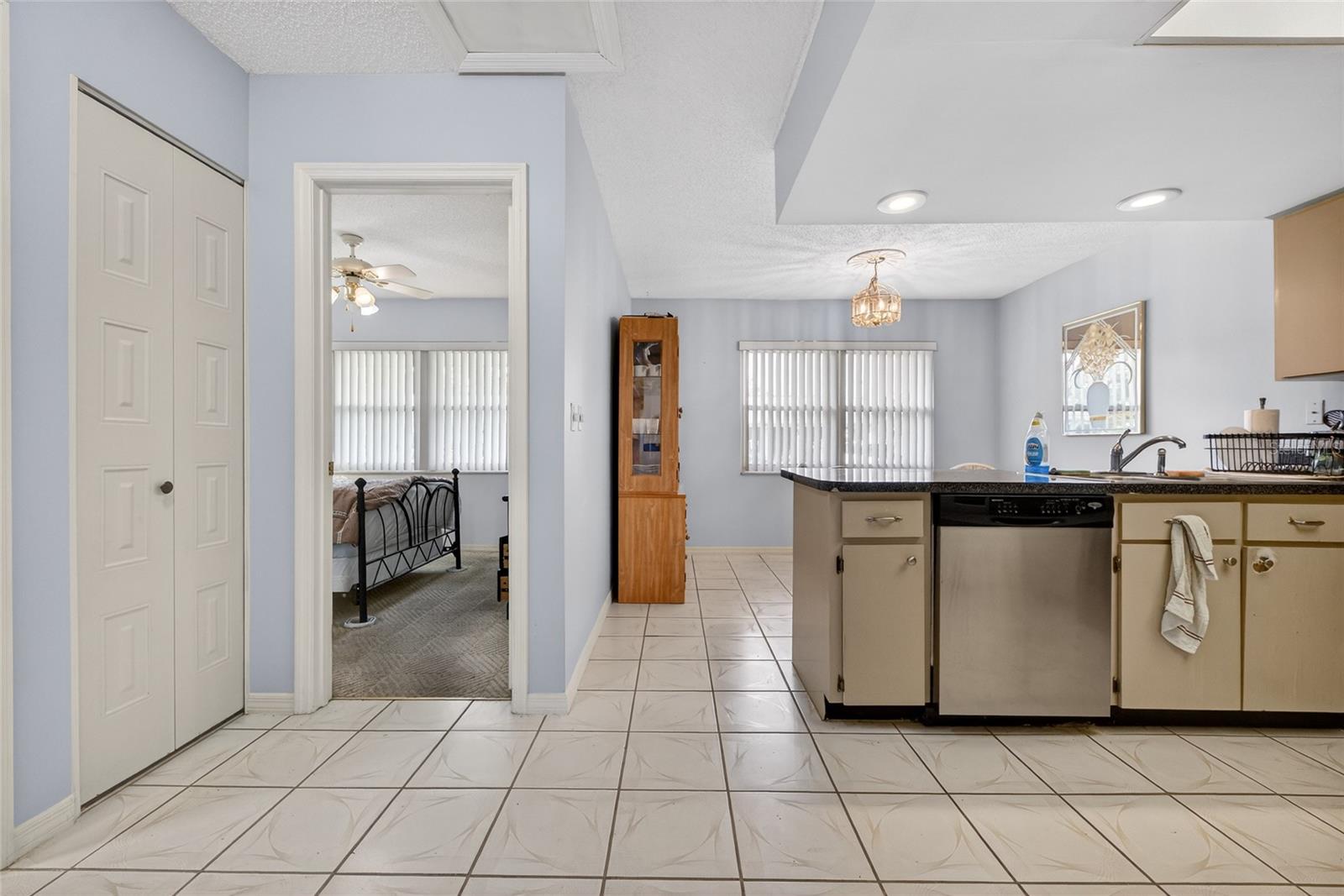 HIGHGATE B CONDO - Residential