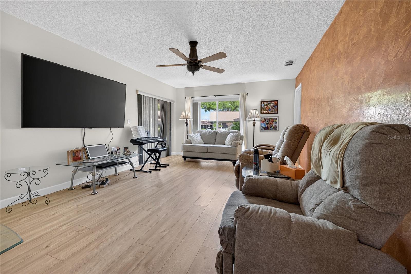 HIGHGATE B CONDO - Residential