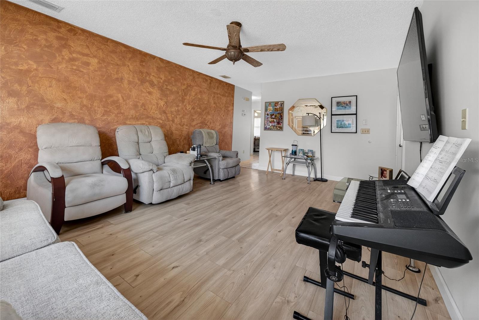 HIGHGATE B CONDO - Residential