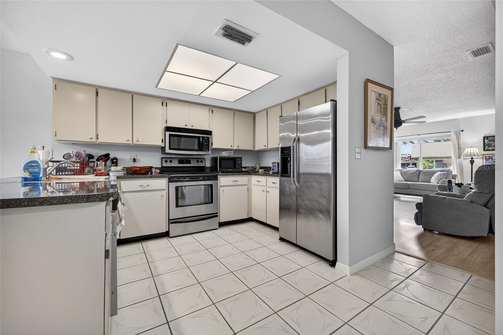 HIGHGATE B CONDO - Residential