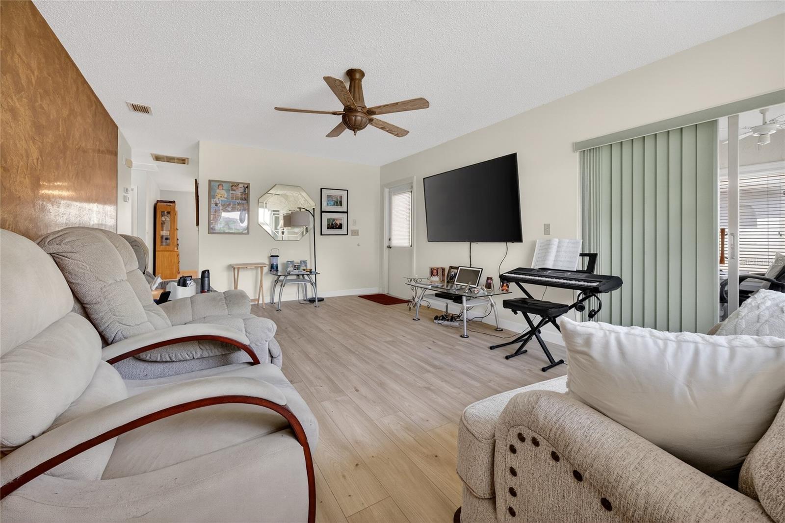 HIGHGATE B CONDO - Residential