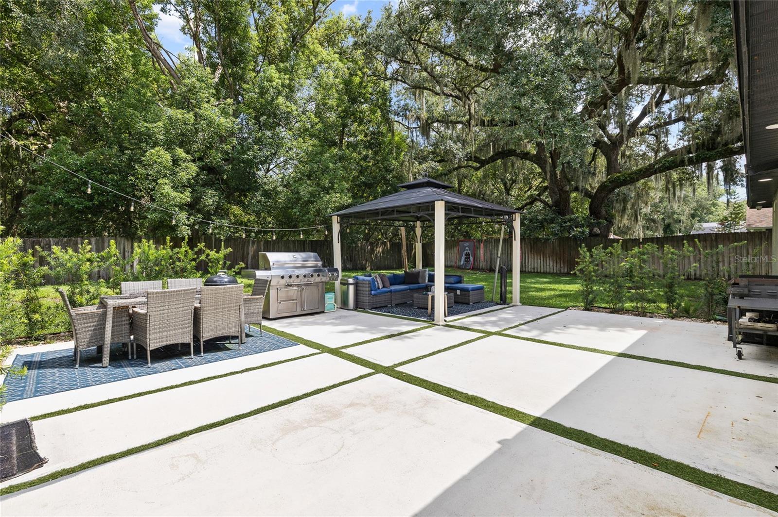 677 ADRIANE PARK CIRCLE