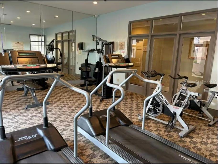 PARKWAY PALMS RESORT MAINGATE CONDO - Residential