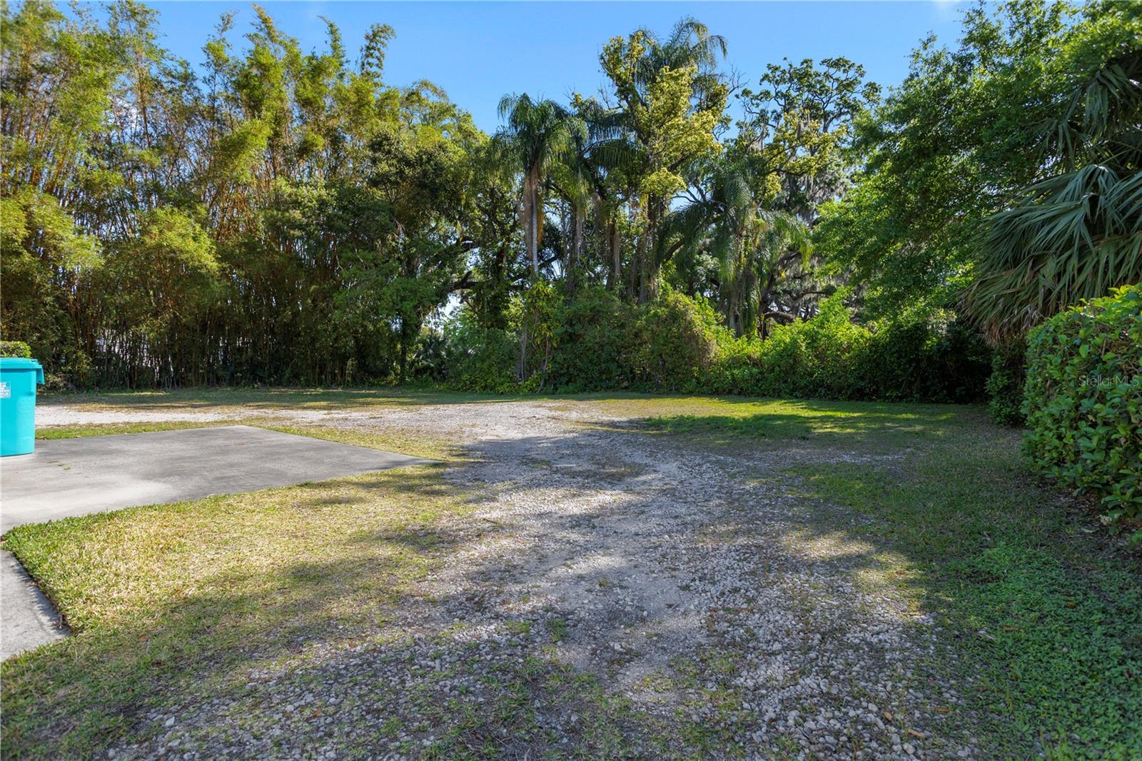 MAGNOLIA PARK - Commercial Lease