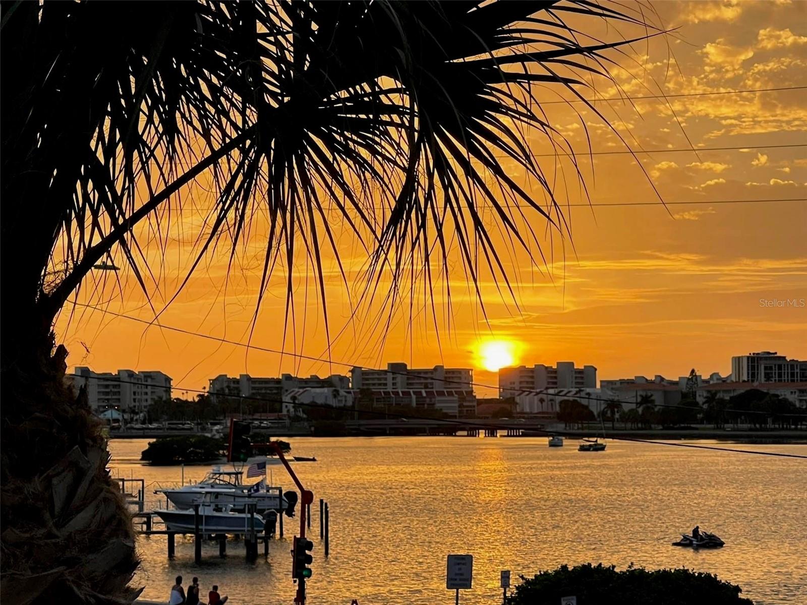 SHORE PLAZA BLDG - Residential