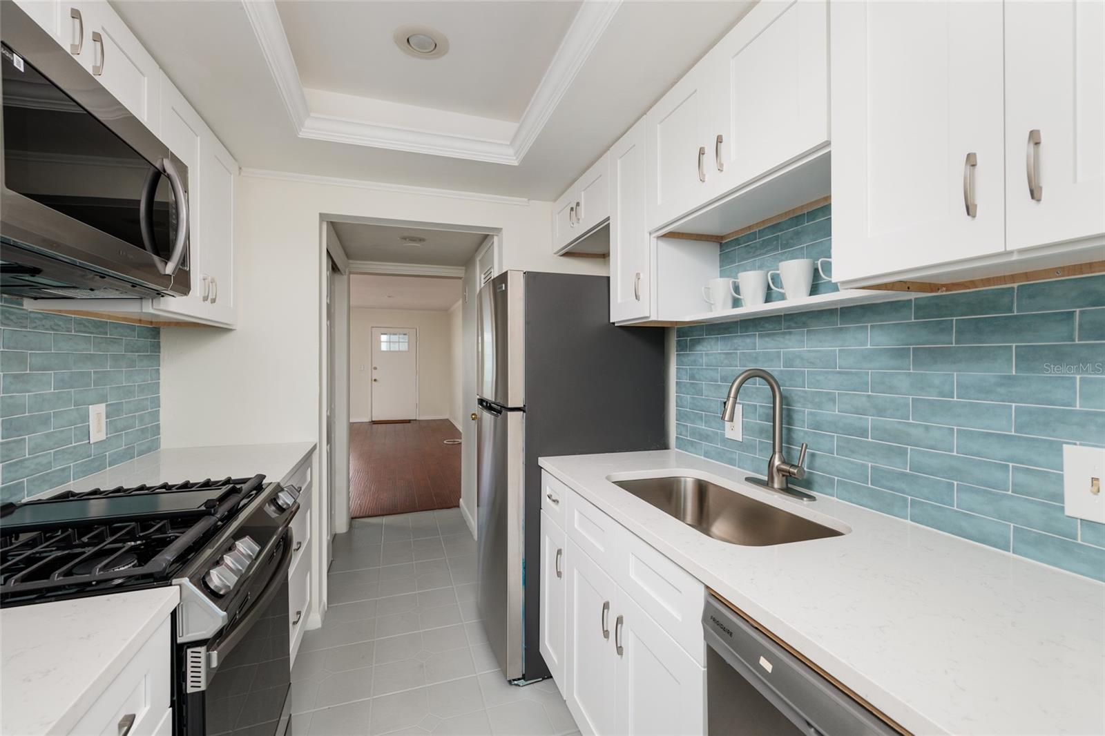 SHORE PLAZA BLDG - Residential