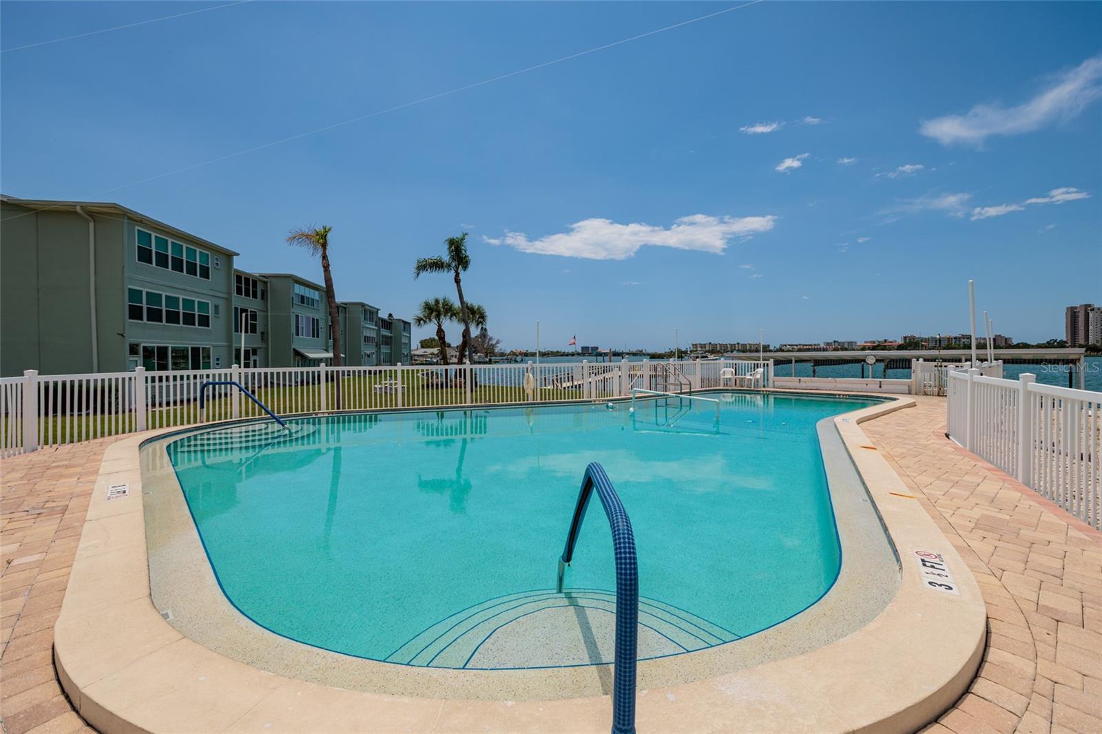 SHORE PLAZA BLDG - Residential