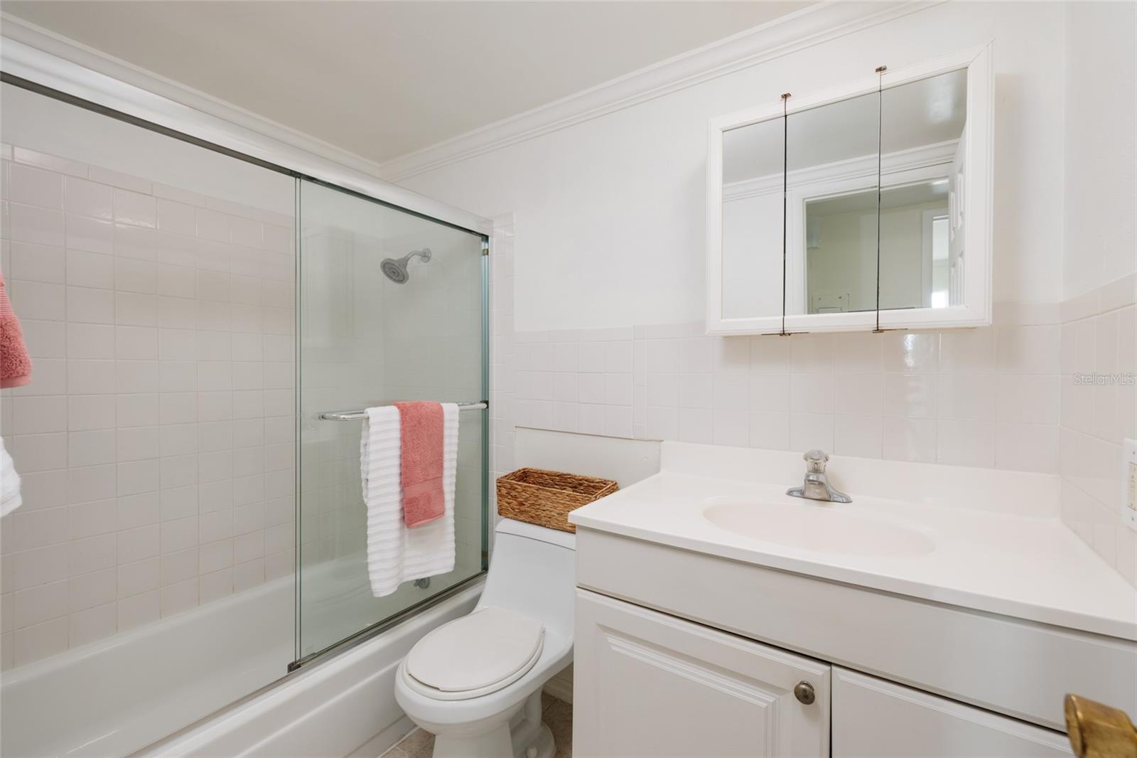 SHORE PLAZA BLDG - Residential