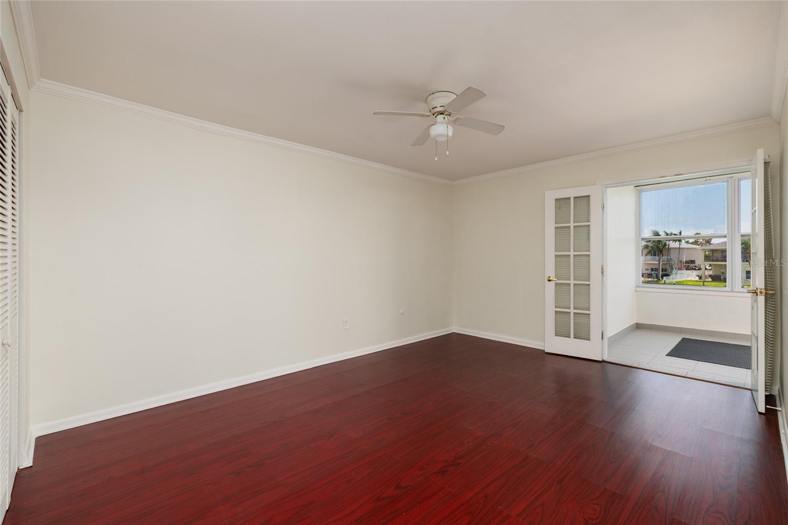 SHORE PLAZA BLDG - Residential