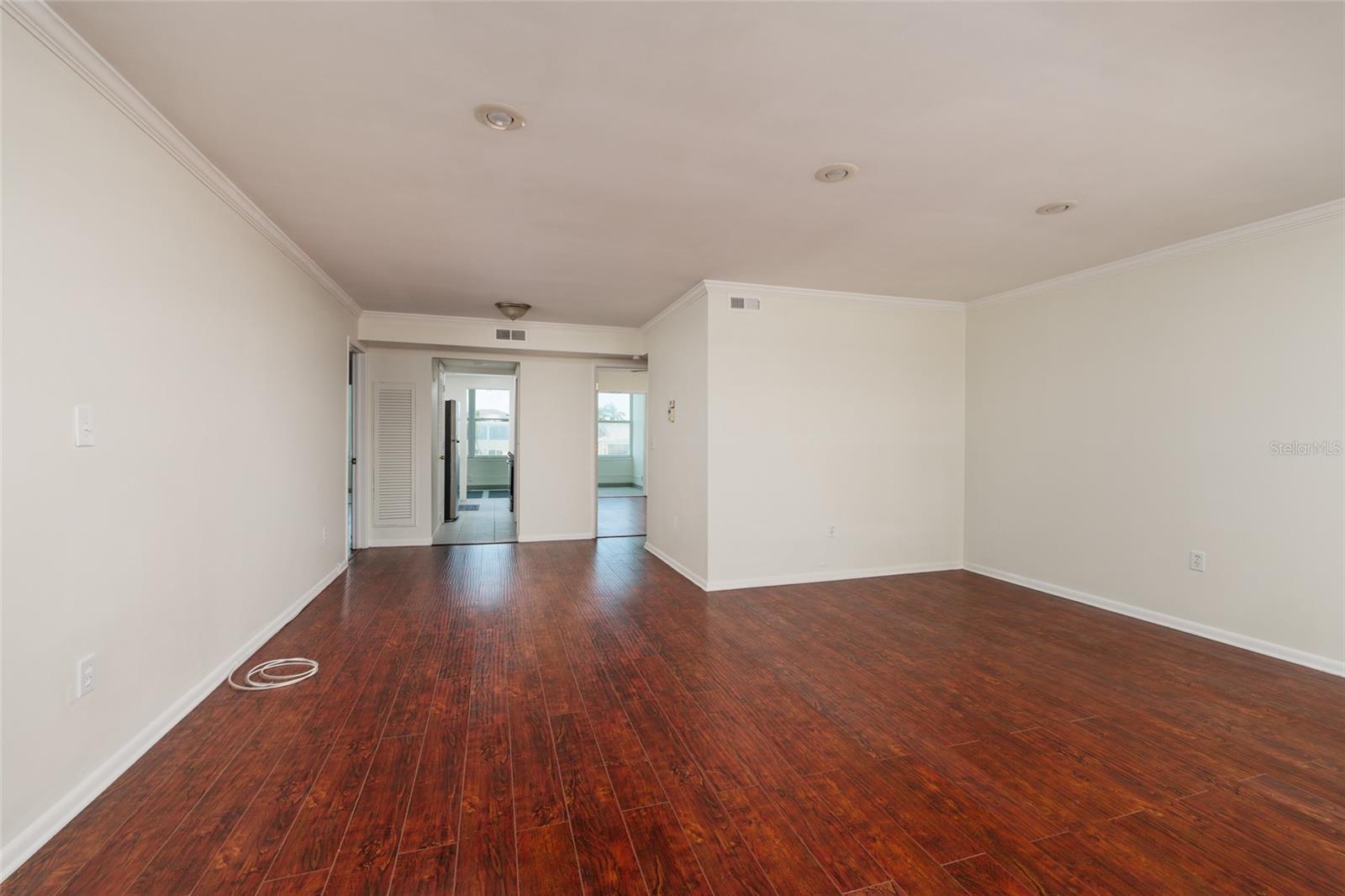 SHORE PLAZA BLDG - Residential