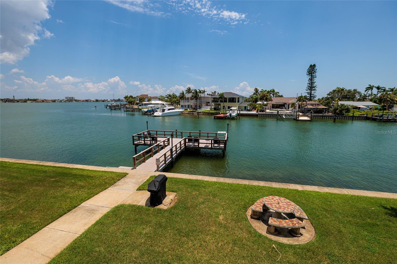 SHORE PLAZA BLDG - Residential