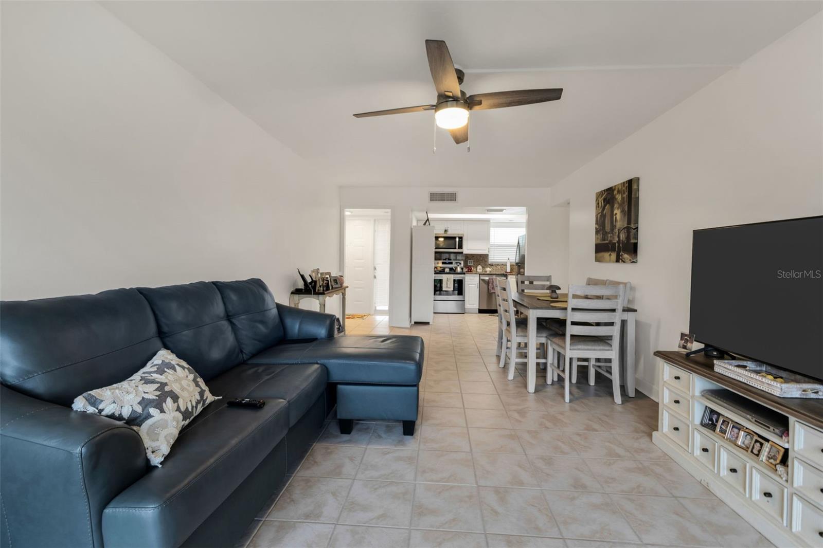 GATEWAY POINT - Residential Lease