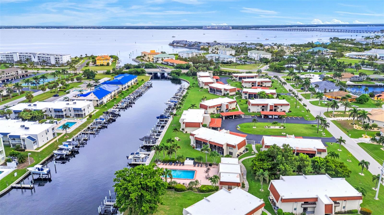 GATEWAY POINT - Residential Lease
