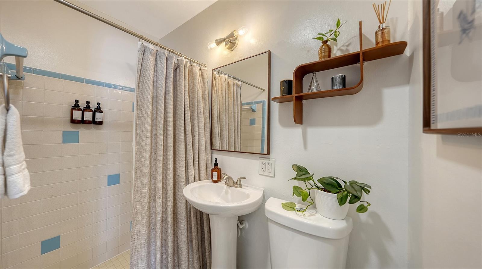 BARNES PKWY - Residential