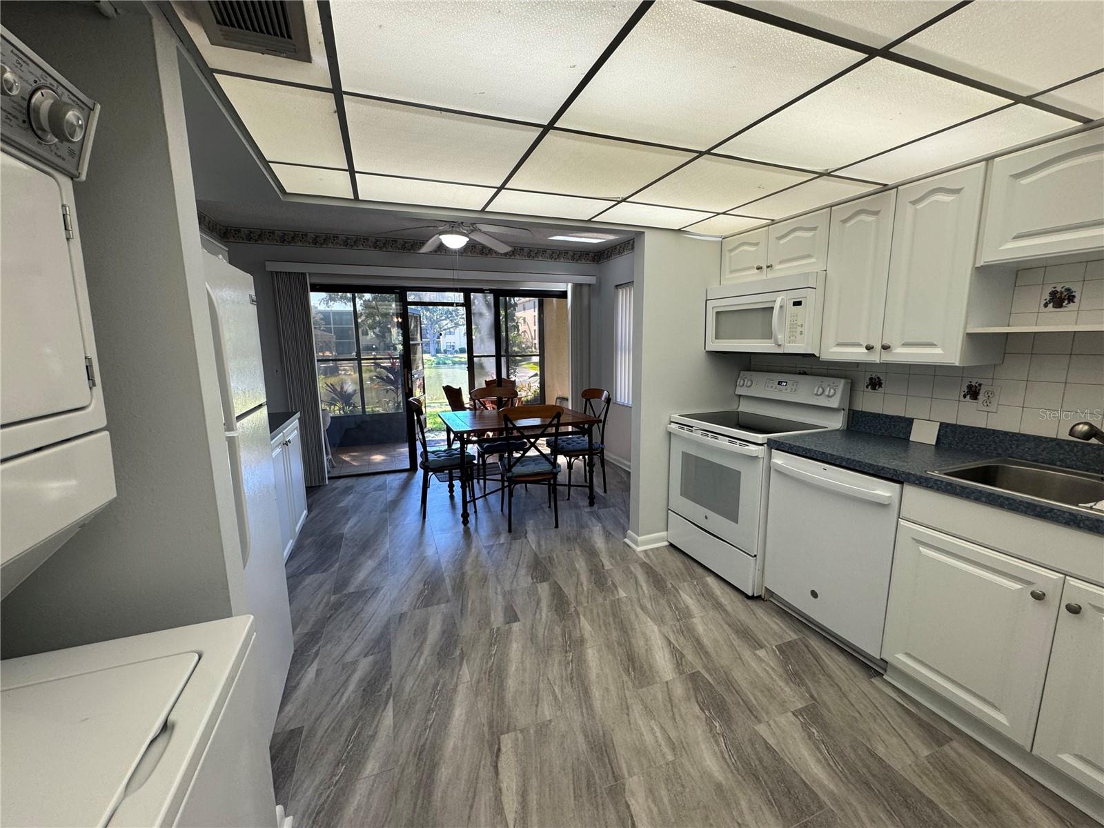 DESOTO SQUARE VILLAS - Residential Lease