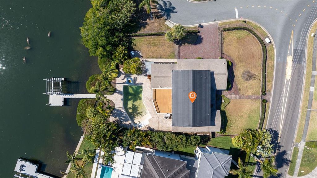 Photo of 1392 Monterey Boulevard NE, St Petersburg, FL 33704 (MLS # TB8471952)