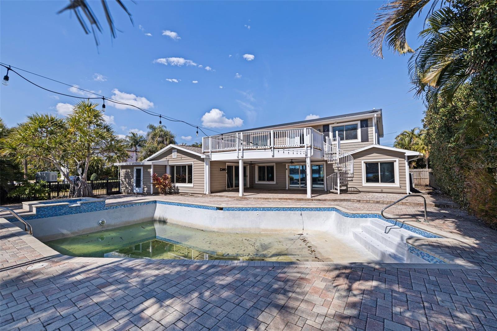 SNELL ISLE SHORES ADD - Residential