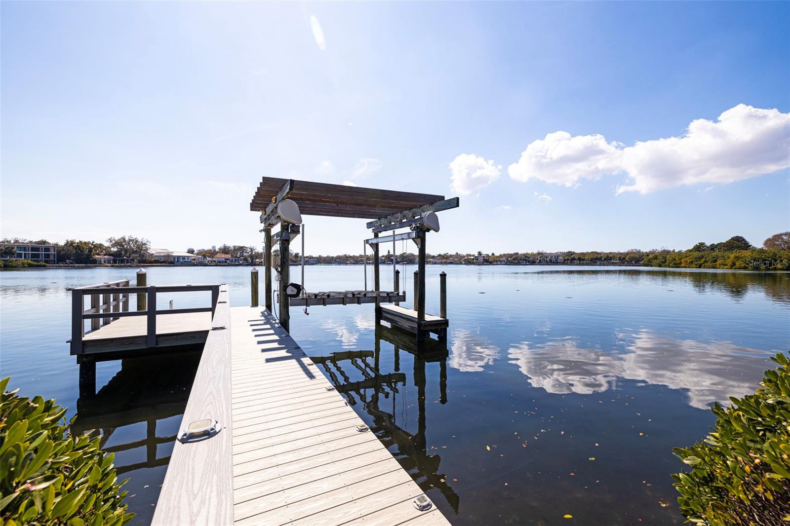 SNELL ISLE SHORES ADD - Residential