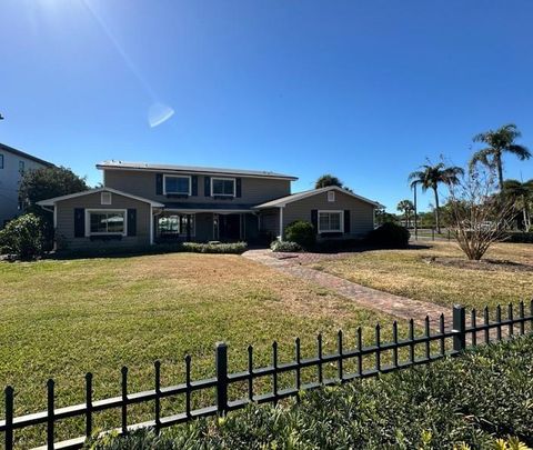 1392 MONTEREY BOULEVARD NE ST PETERSBURG FL 33704