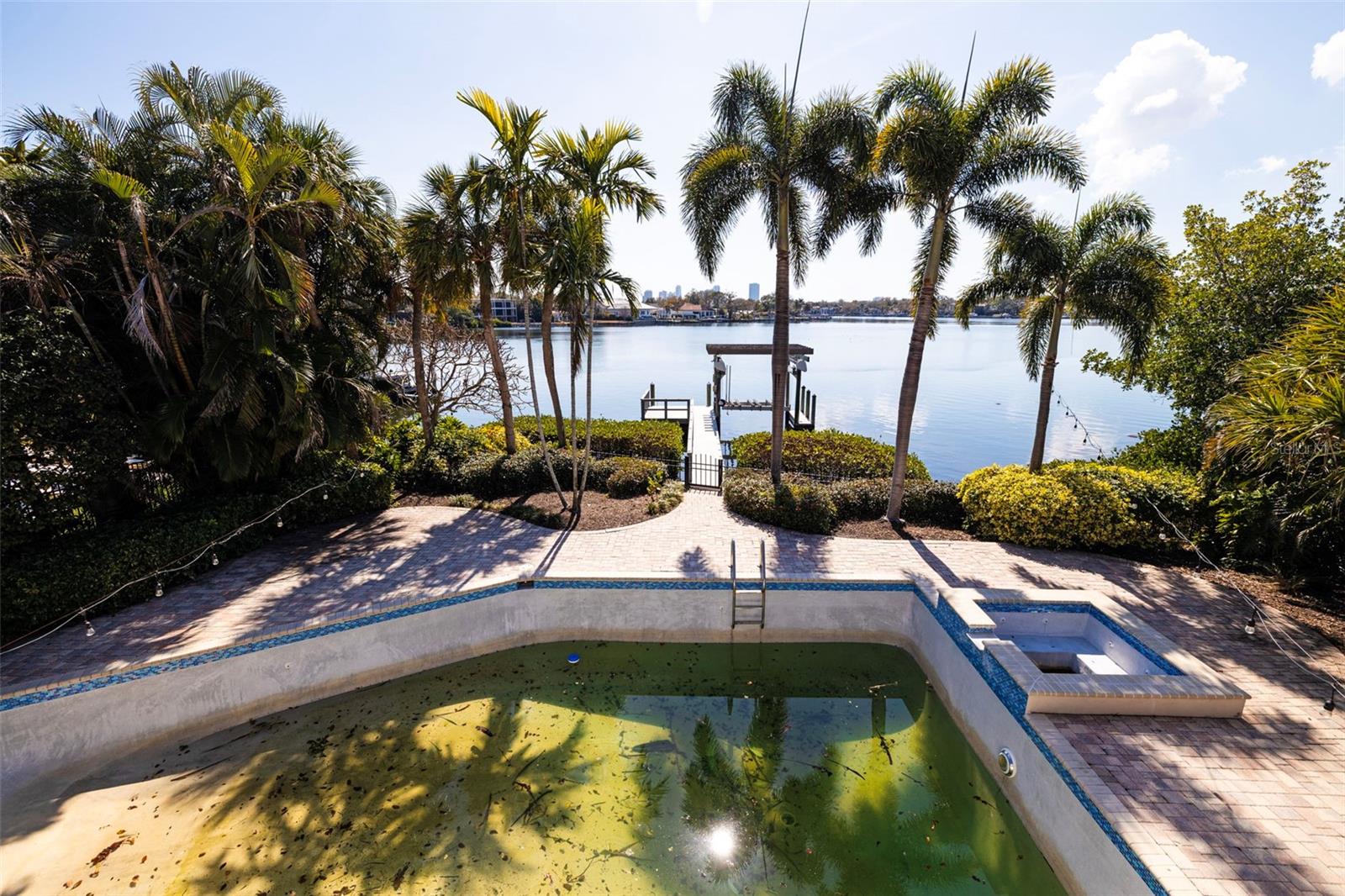 SNELL ISLE SHORES ADD - Residential