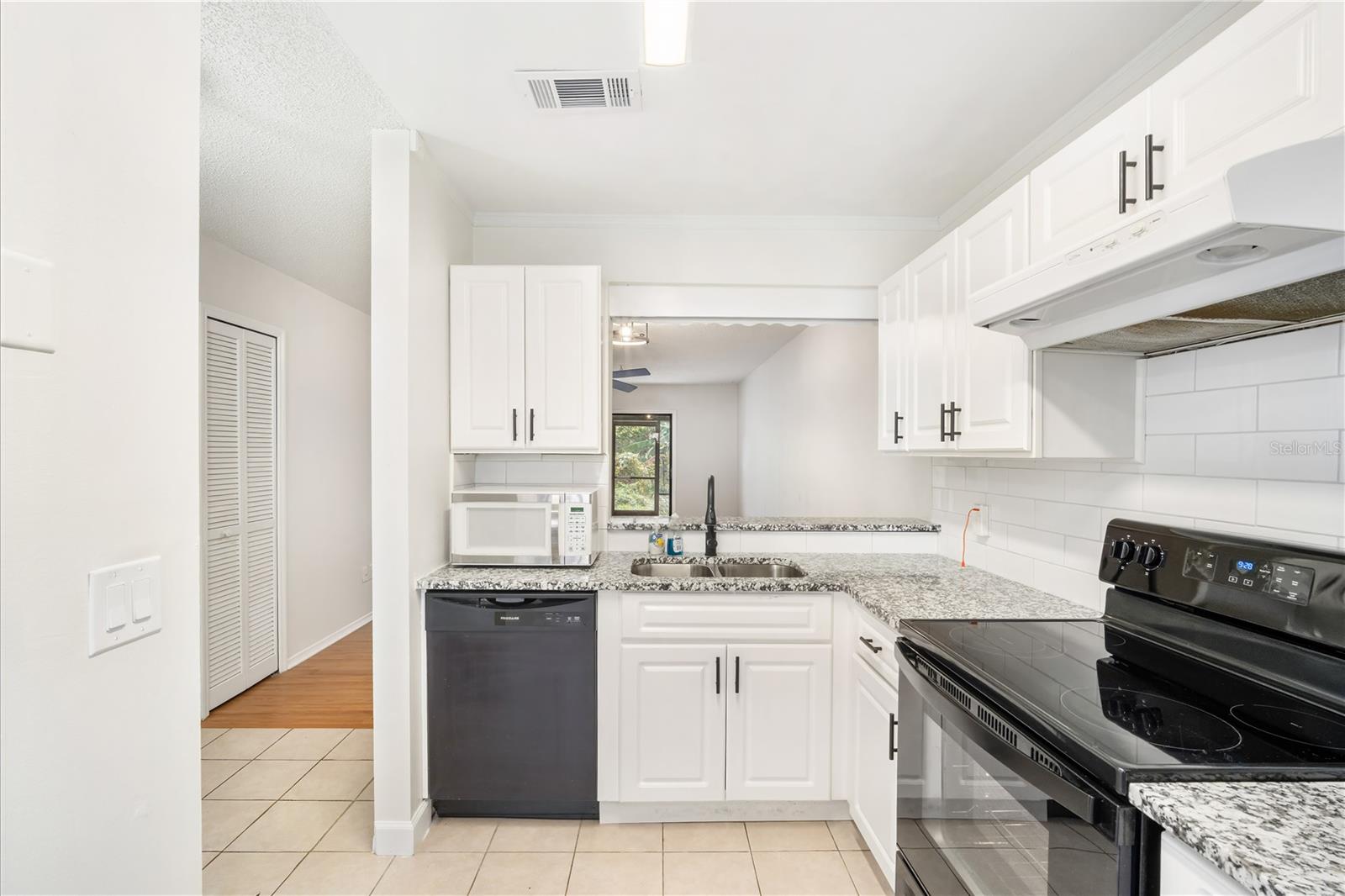 FAIRCREST III A CONDO - Residential Lease