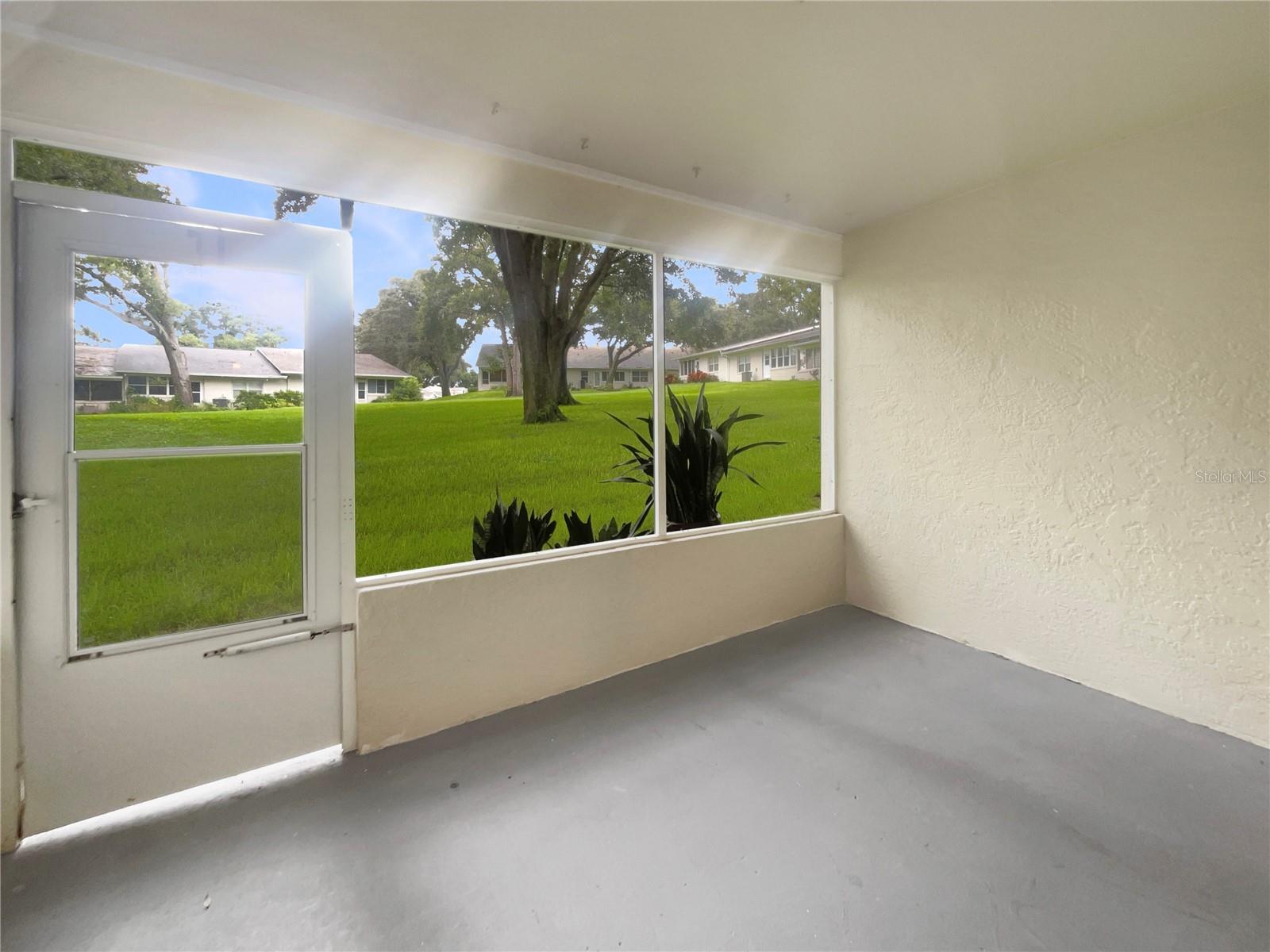 TOWNHOMES VILLAGE - Residential