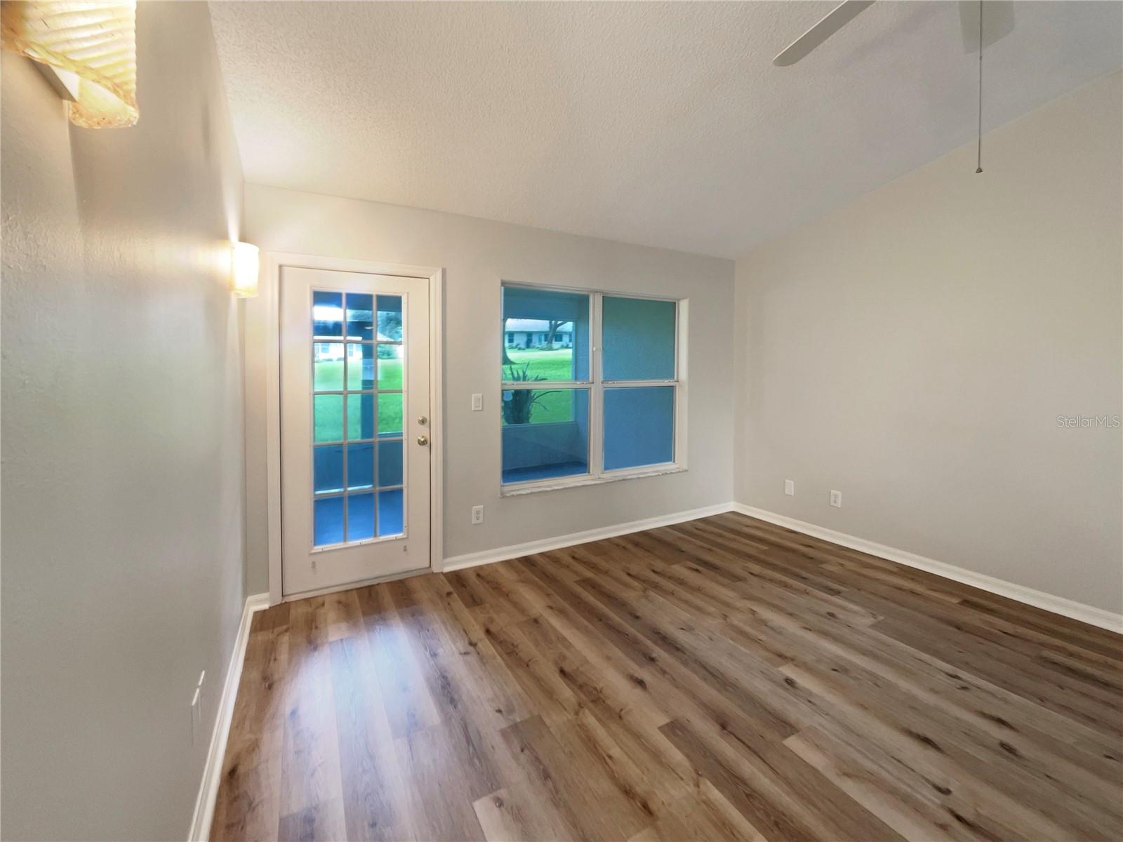 TOWNHOMES VILLAGE - Residential