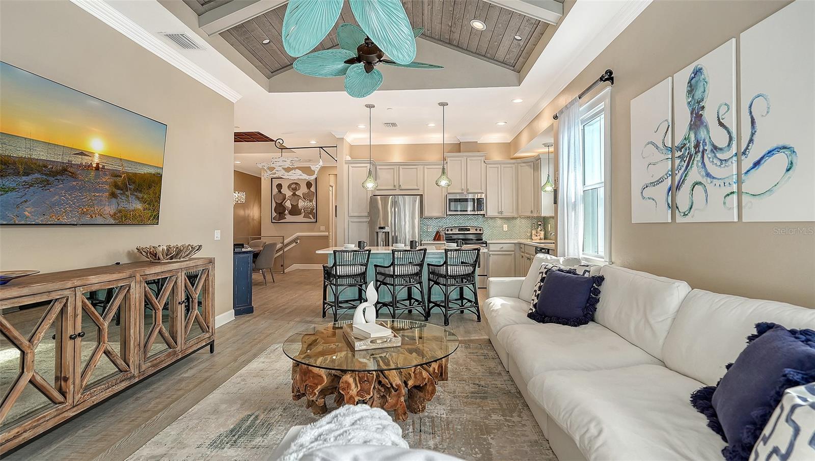 MANGROVE WALK ON HARBOUR ISLE PH 6 - Residential