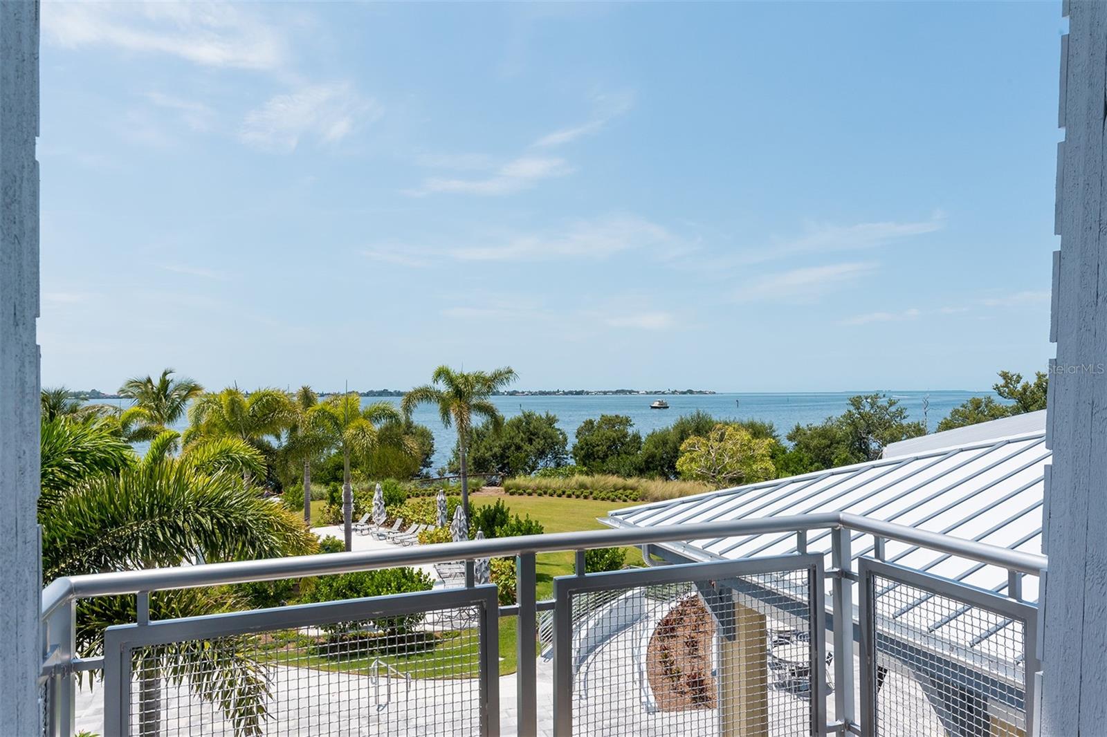 MANGROVE WALK ON HARBOUR ISLE PH 6 - Residential