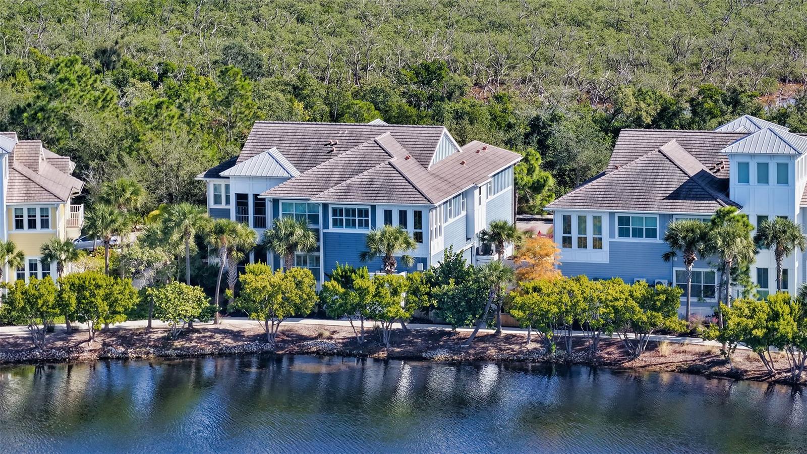 MANGROVE WALK ON HARBOUR ISLE PH 6 - Residential