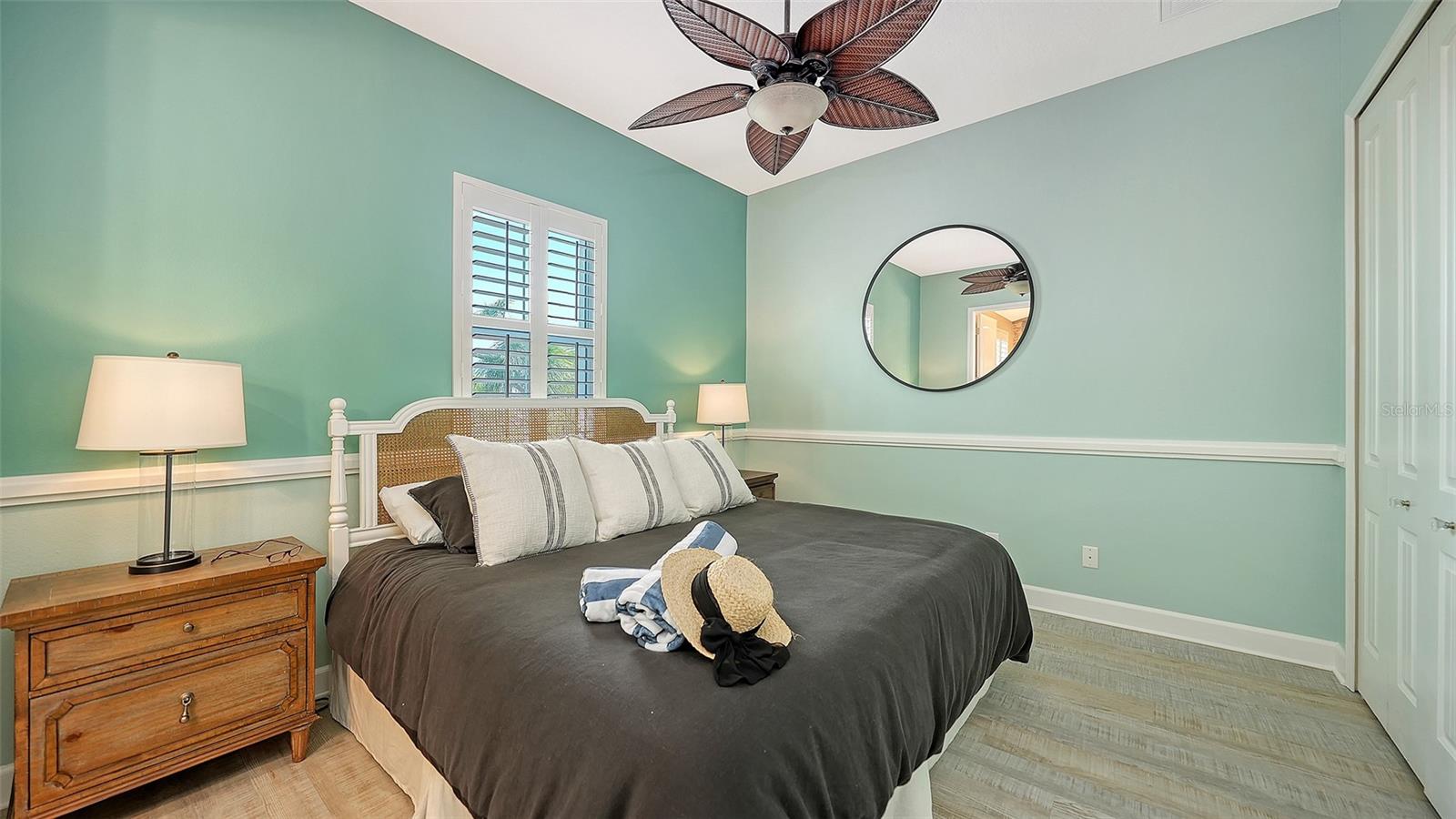 MANGROVE WALK ON HARBOUR ISLE PH 6 - Residential