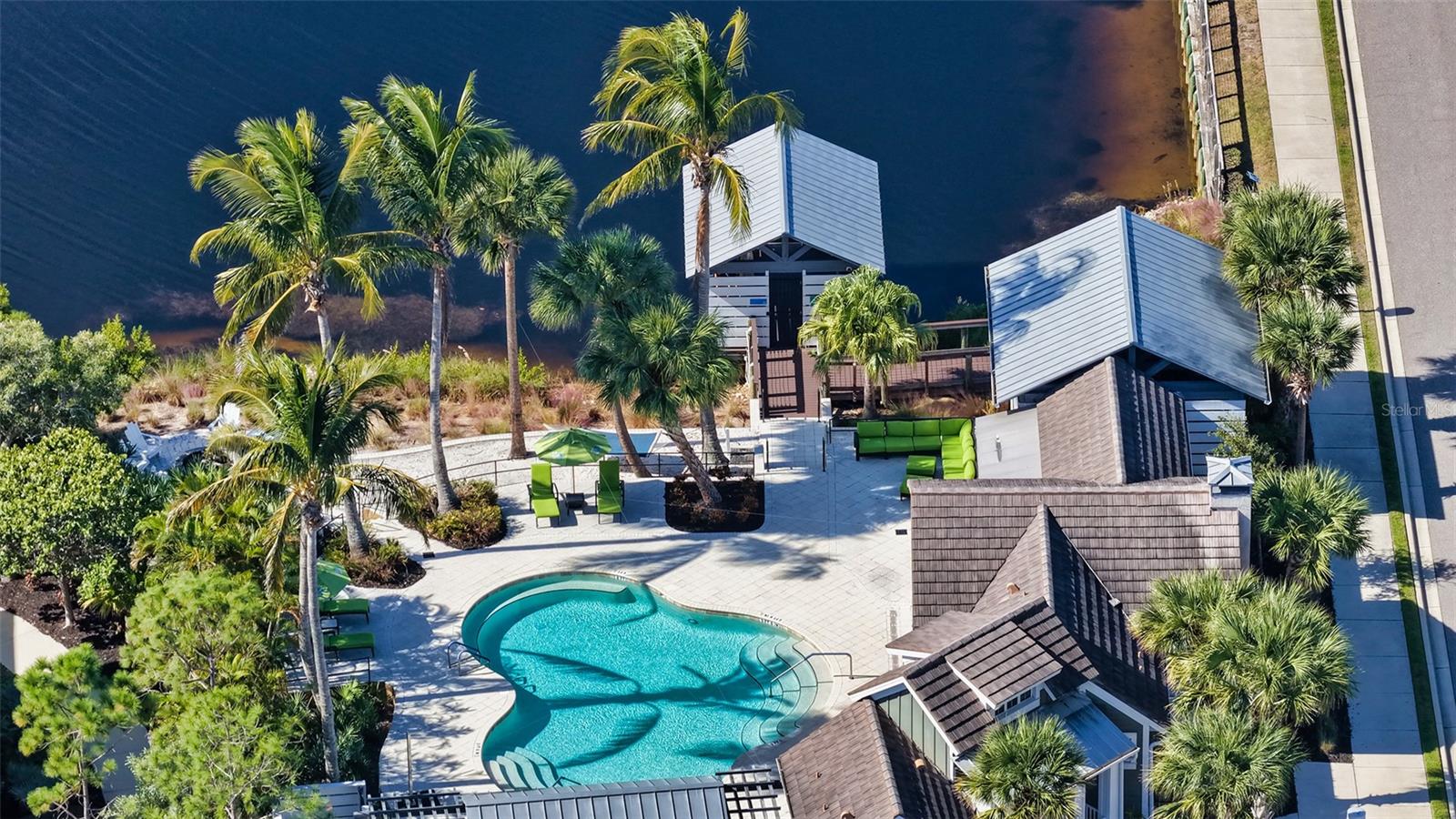 MANGROVE WALK ON HARBOUR ISLE PH 6 - Residential