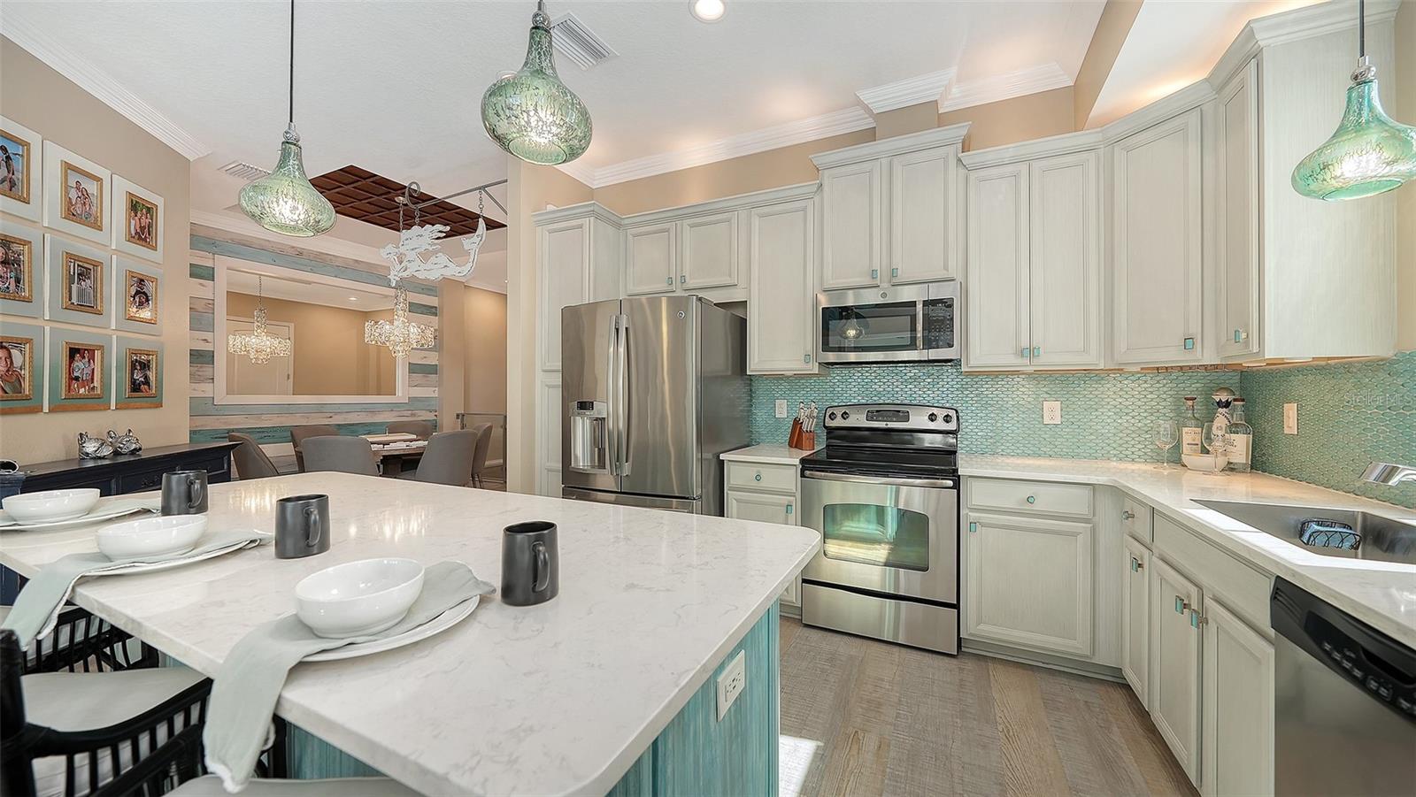 MANGROVE WALK ON HARBOUR ISLE PH 6 - Residential